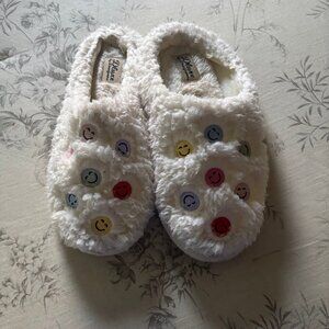 D'Luxe by Dearfoams Smiley Face Slippers
